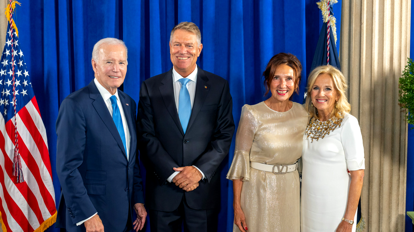 Klaus I Carmen Iohannis S Au Fotografiat Cu Familia Preziden Ial A