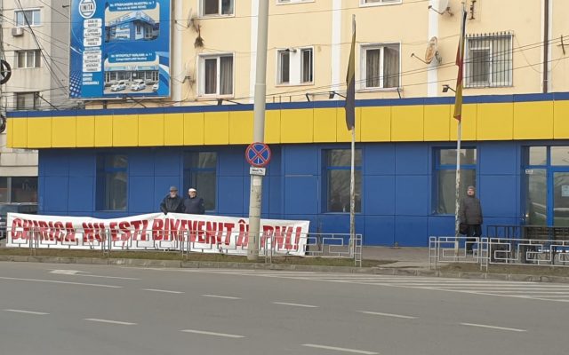 Mihai Chirică nu e dorit în PNL. Ce scrie pe bannerul uriaș pus în fața organizației Iași