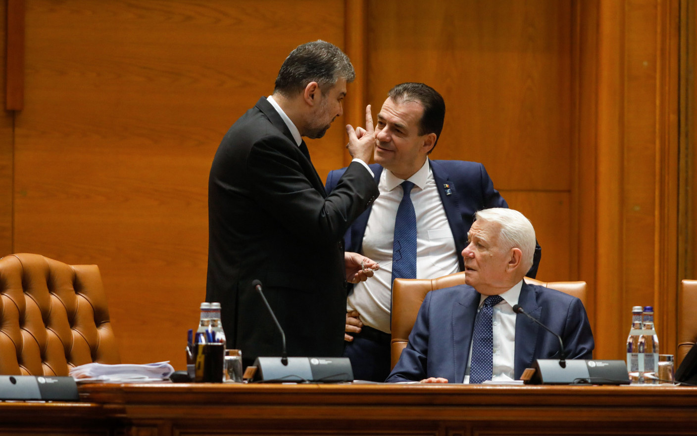 Marcel Ciolacu și Robert Cazanciuc îi cer premierului un plan anti-COVID