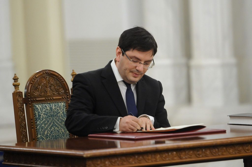 Plenul Camerei Deputaților decide asupra ridicării imunităţii lui Nicolae Bănicioiu, fost ministru al Sănătății