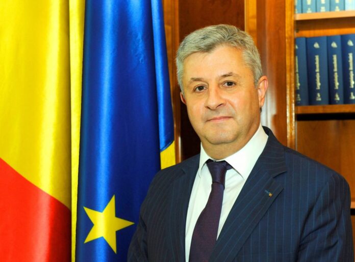 CCR dezbate sesizările PNL şi USR privind numirea lui Florin Iordache în funcţia de preşedinte al Consiliului Legislativ
