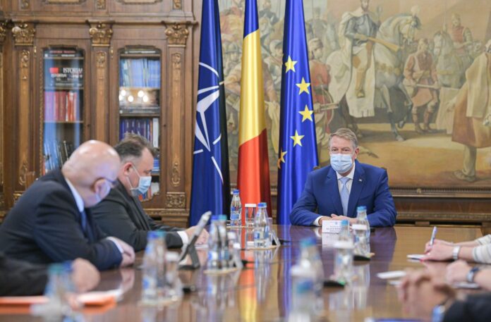 Klaus Iohannis, videoconferință pe tema gestionării epidemiei de COVID-19