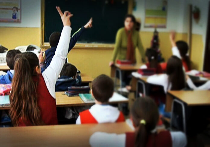 Avocatul Poporului cere un punct de vedere pentru redeschiderea școlilor