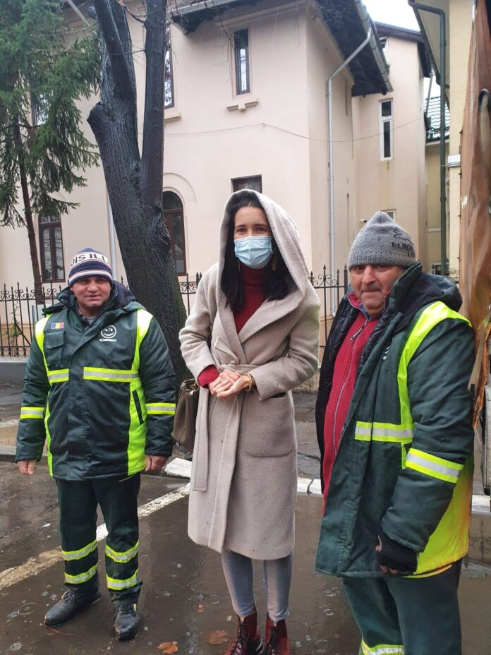 Clotilde Armand anunță că va rezilia contractul cu Romprest dacă societatea nu va strânge gunoiul în ”câteva zile”