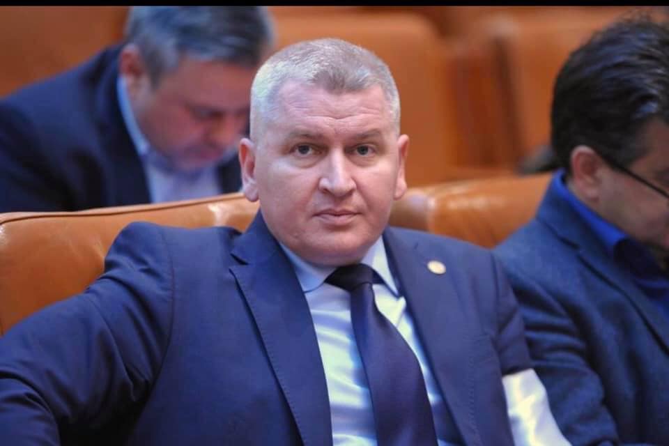 Florin Roman îi cere socoteală ministrului sănătății Vlad Voiculescu