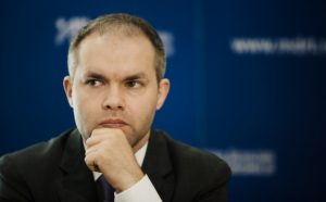 Ce a răspuns Daniel Funeriu când a fost întrebat dacă a calculat și viteza cu care bea Traian Băsescu 2 Daniel Funeriu fostul ministru al educației vrea lungirea anului școlar
