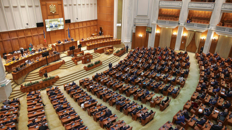 Amenzile pentru parlamentari vor crește chiar și de zece ori