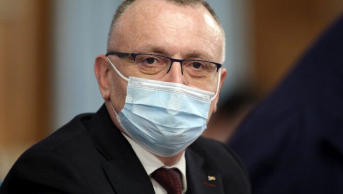 Elevii depistați cu coronavirus s-au infectat în timpul vacanței