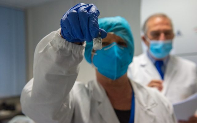 Eficiența prima doză vaccin. Vaccinurile Pfizer-BioNTech şi Moderna