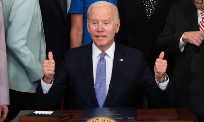 100 de dolari pentru vaccin Joe Biden oferă pentru fiecare american