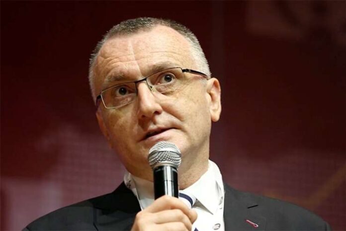 Noul an școlar va începe cu toți elevii la școală spune Cîmpeanu