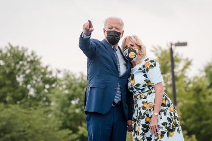 Joe Biden s-a vaccinat cu a treia doză și a făcut-o din nou în mod public