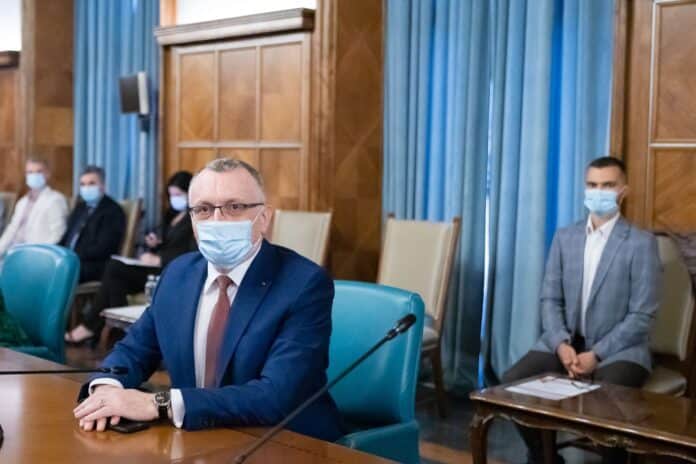 Masca de protecție este obligatorie în școli, de la începerea școlii