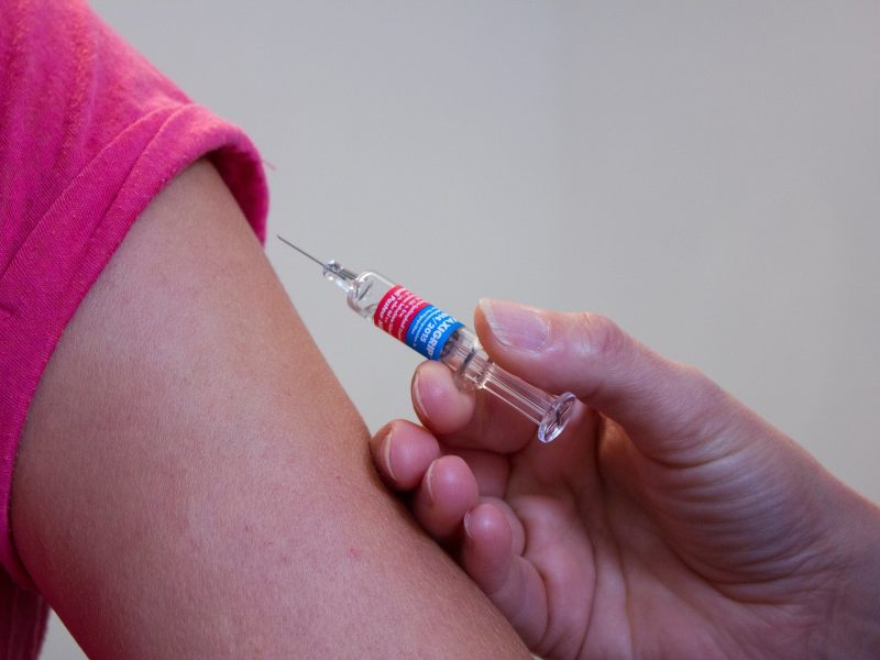 Doza booster crește de peste 10 ori numărul de anticorpi protectivi