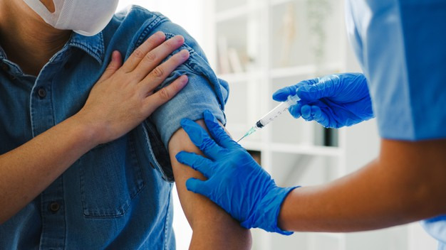 Medicii nevaccinați nu vor mai putea să-și exercite profesia