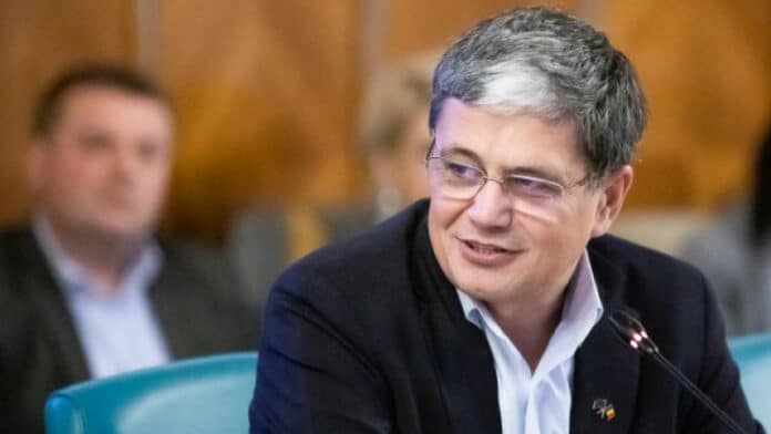 Peste 4 milioane de români ar putea primi bani pe card pentru a-și plăti facturile la energie. Marcel Boloș a anunțat cum se vor folosi aceste carduri