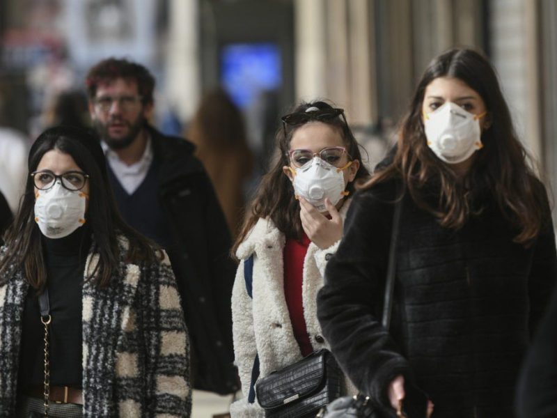 Noi restricții și măsuri sanitare pentru valul 5 Omicron în dezbaterea CNSU