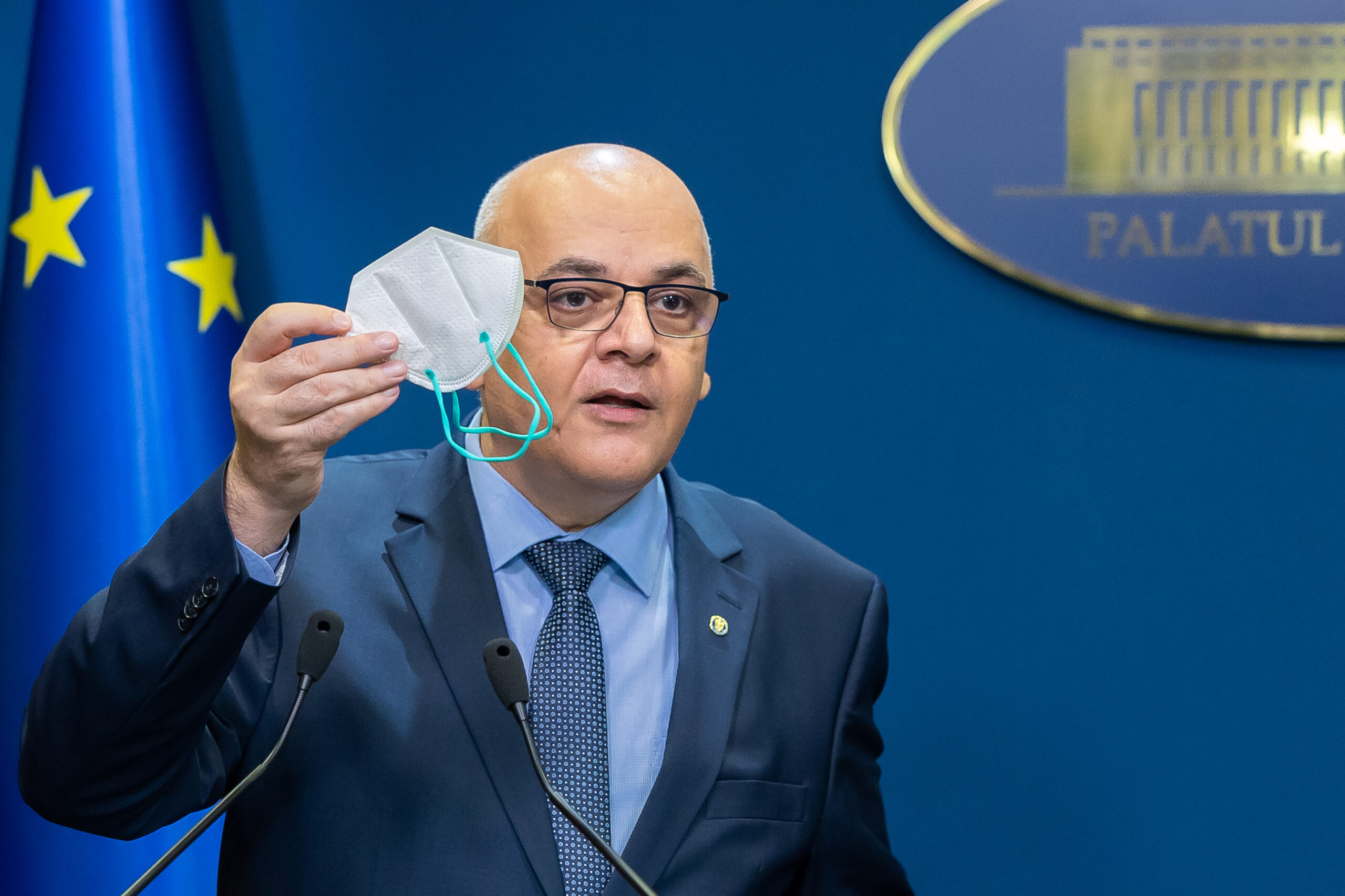 Raed Arafat avertizează companiile în care angajații riscă să se infecteze