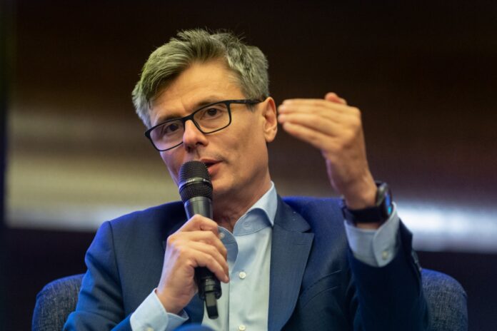 Un control la furnizorii de energie, derulat la cererea lui Virgil Popescu