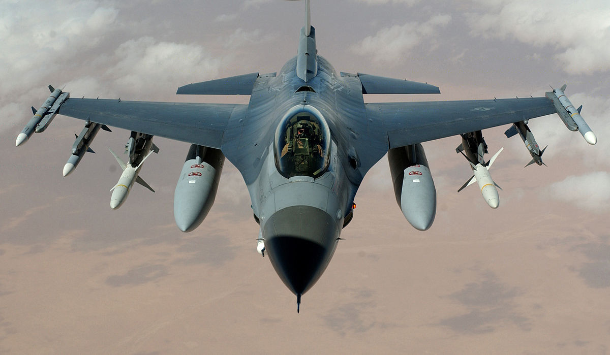 Avioanele NATO execută misiuni de patrulare asupra cerului României