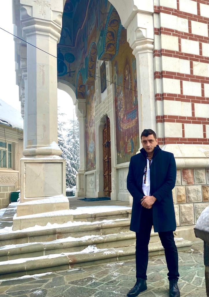 AUR va fi prezent la Valea Uzului. George Simion: E o amenințare să fie demolate crucile eroilor români din cimitir