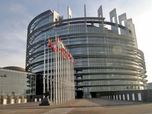 UE a acordat 7,4 miliarde euro ONG-urilor în ultimii trei ani, dar „Finanțarea UE pentru ONG-uri este prea opacă ” 4 Uniunea Europeană
