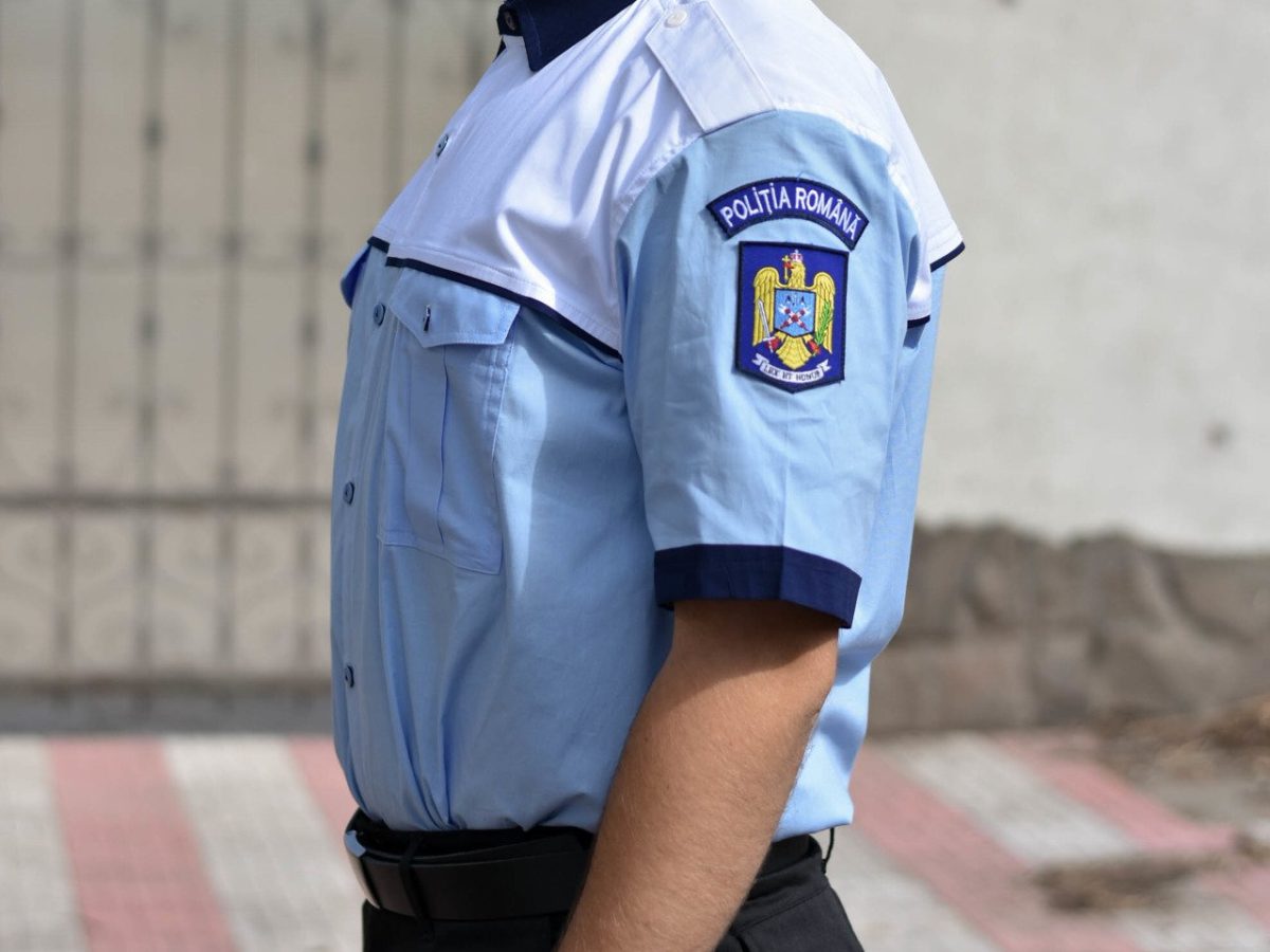 Un polițist a fost prins la furat într-un magazin Selgros din Iași