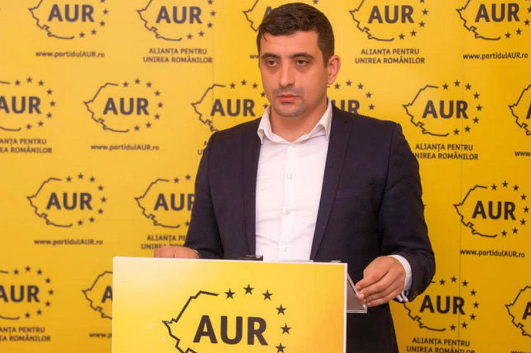 AUR cere modificarea legii adopțiilor. Ce propunere legislativă a înaintat George Simion