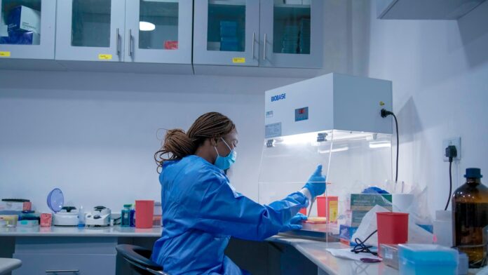 Două subvariante ale Omicron au fost descoperite în România