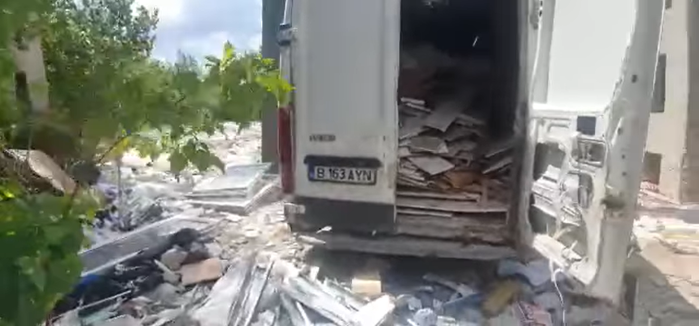 autoutilitară