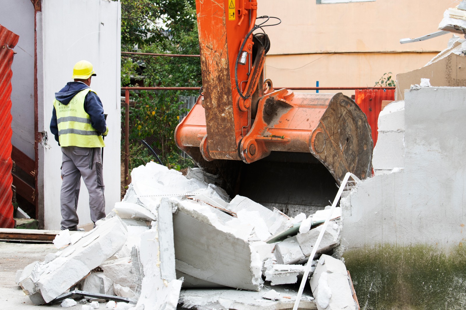 demolările