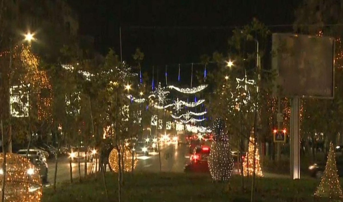 Luminițele de Crăciun s-au aprins deja în Sectorul 3 al Bucureștiului