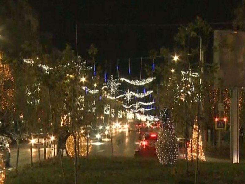 Luminițele de Crăciun s-au aprins deja în Sectorul 3 al Bucureștiului