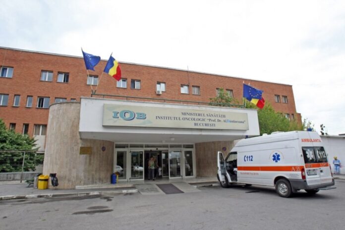 Medicul care lua șpagă de la paciențiii bolnavi de cancer a fost iertat