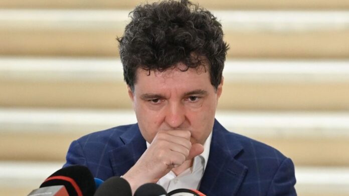 Târgul de Crăciun din curtea Operei Comice are „un trenuleț de poveste”