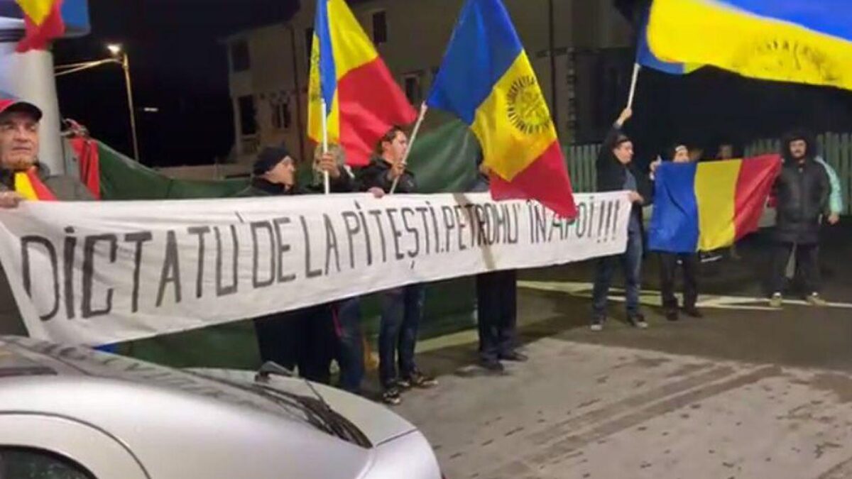George Simion și susținătorii AUR au blocat o benzinărie din Ploiești