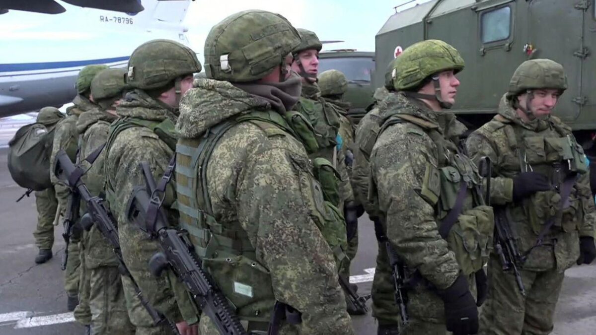 Rușii dezertează masiv pe frontul de est, îi caută Garda Națională