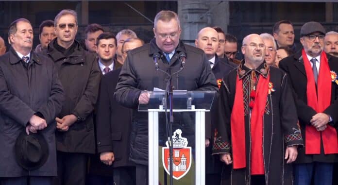 Politicienii au fost huiduiți la Ziua Unirii de la Iași, Ciucă și Ciolacu