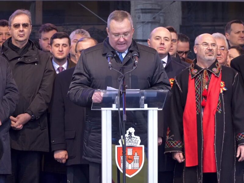 Politicienii au fost huiduiți la Ziua Unirii de la Iași, Ciucă și Ciolacu