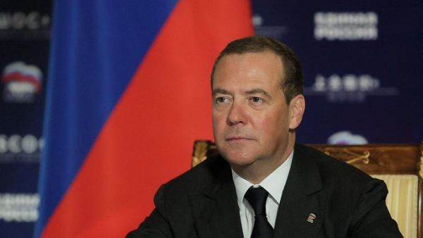 Dmitri Medvedev vorbește din nou de atacuri nucleare, după Stoltenberg