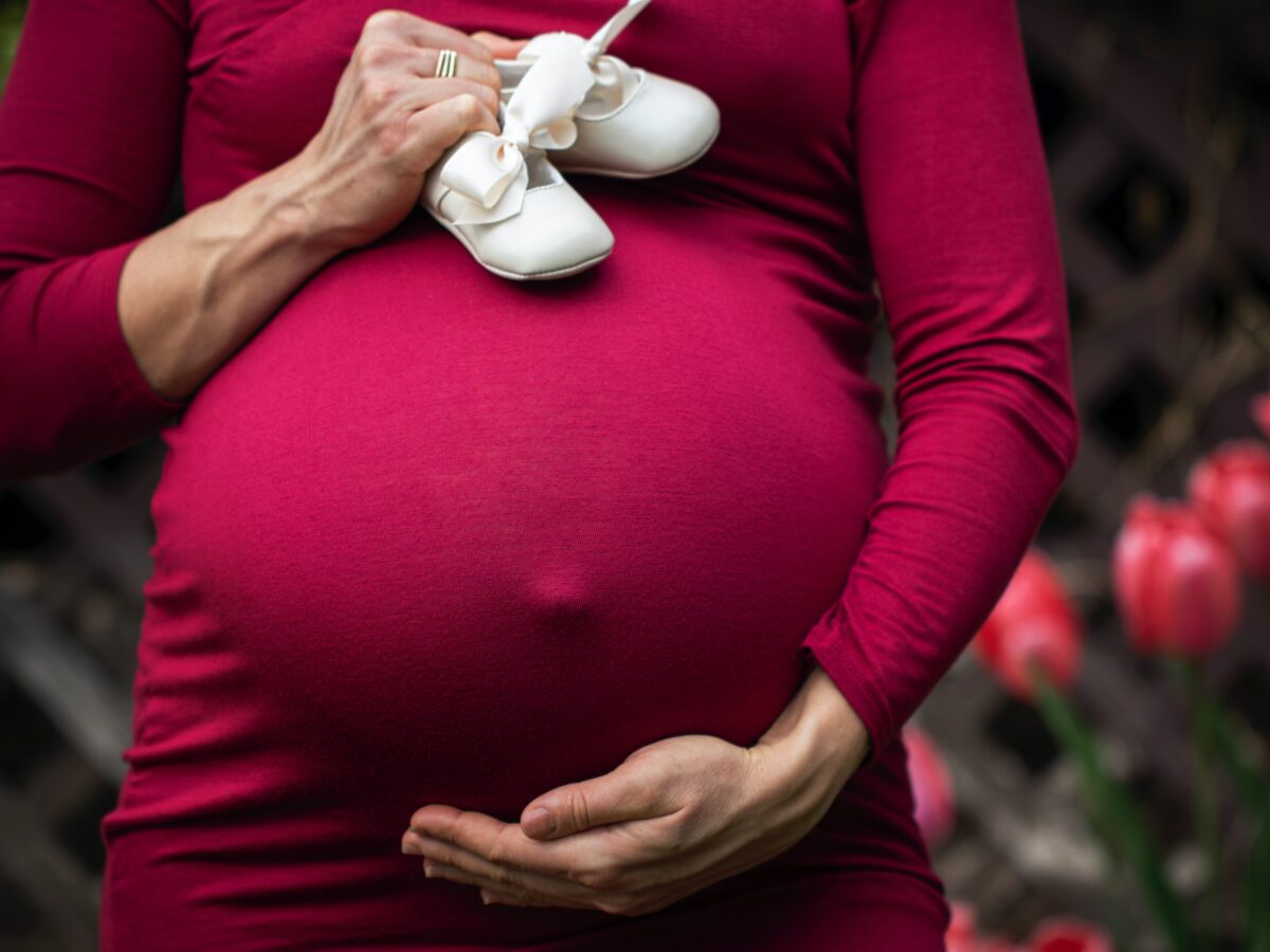 Mortalitatea maternă a crescut în ultimii ani din România, din cauza sistemului