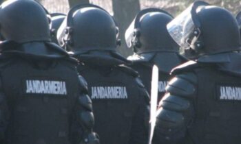 Jandarm internat în comă profundă după ce s-a bătut, la beție, cu un coleg de batalion. Alți patru jandarmi au fost ridicați de polițiști 1 Jandarmii și militarii ar putea avea dreptul să confiște porcii oamenilor