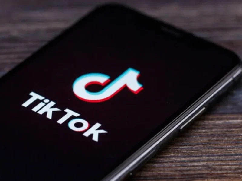 TikTok este interzisă în unele universități americane este cu risc de spionaj