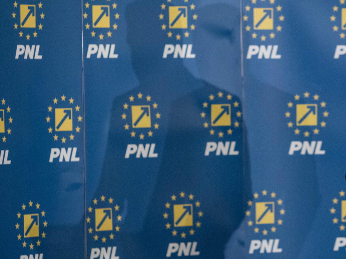 PNL-ul a căzut serios în sondaje, iar analiștii pun asta pe seama alianței