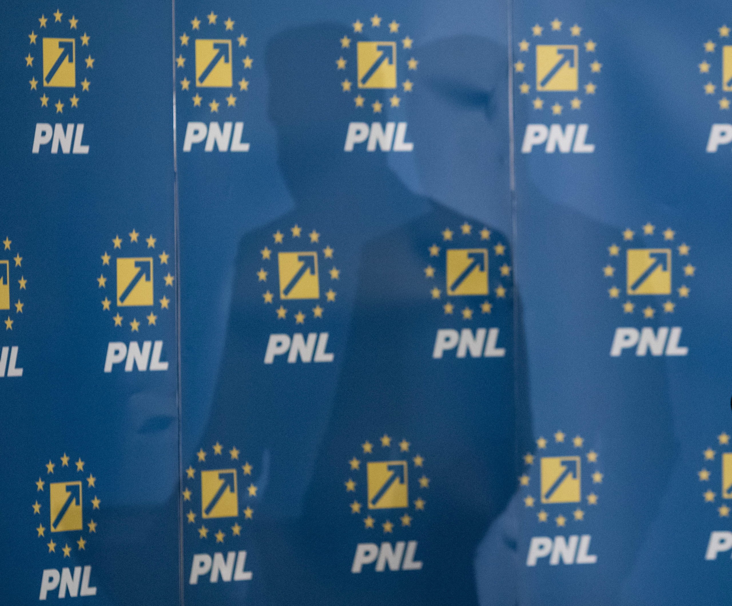 PNL-ul a căzut serios în sondaje, iar analiștii pun asta pe seama alianței