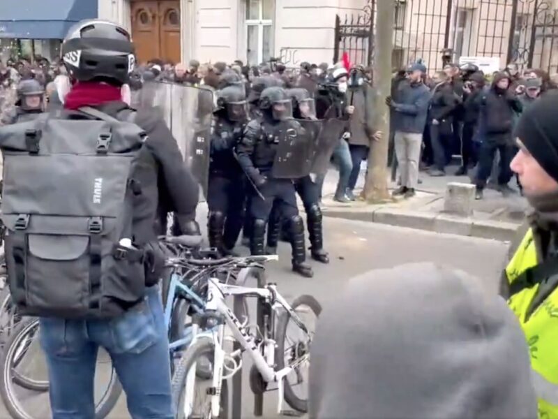 Grevele și protestele au paralizat Franța, după mai multe zile