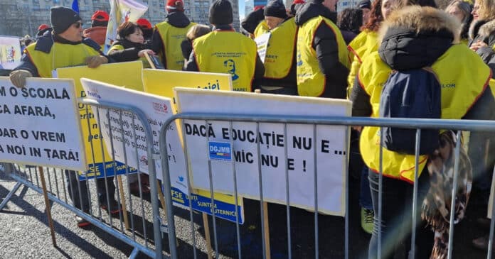 Salariile profesorilor nu pot fi crescute în acest moment, spune Guvernul