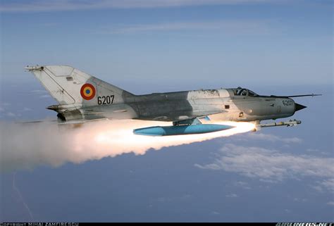 MiG-21 LanceR se va retrage din activitate luni, 15 mai, cu ceremonii