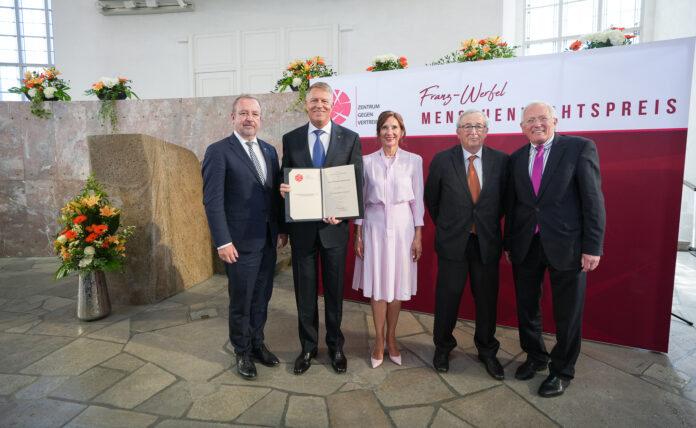 Imaginea primei doamne Carmen Iohannis este folosită într-o campanie