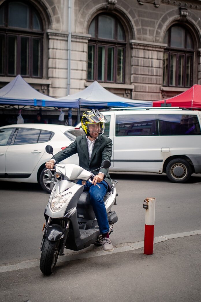 Cătălin Drulă, liderul USR, a atacat joi premierul Marcel Ciolacu